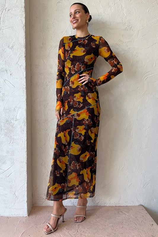 Gracefully Styled Dress for Any Occasion