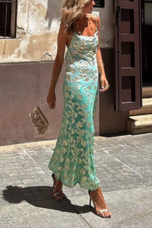 Beautifully Crafted Dress in a Classic Style