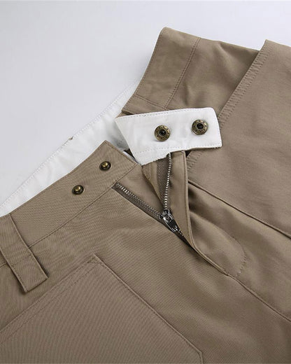 Effortlessly Elegant Pants with a Timeless Design