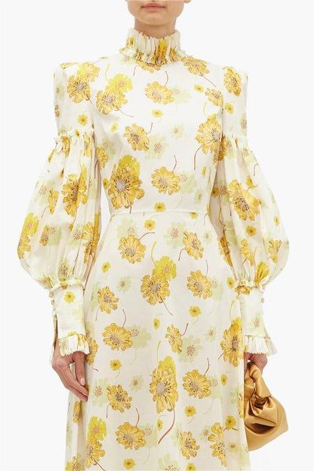 Beautifully Finished Dress in a Timeless Design