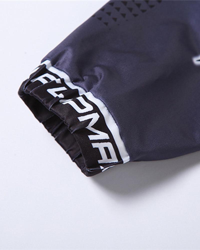 Effortlessly Elegant Garment with a Timeless Design