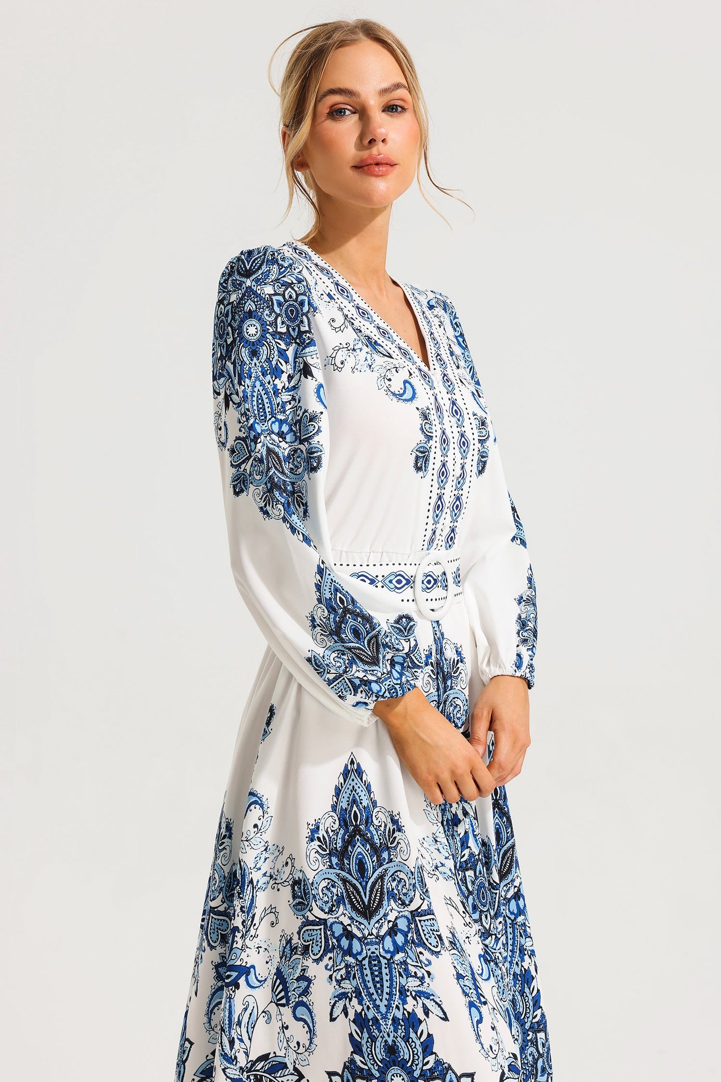 Classic Vintage Dress with a Flattering Fit
