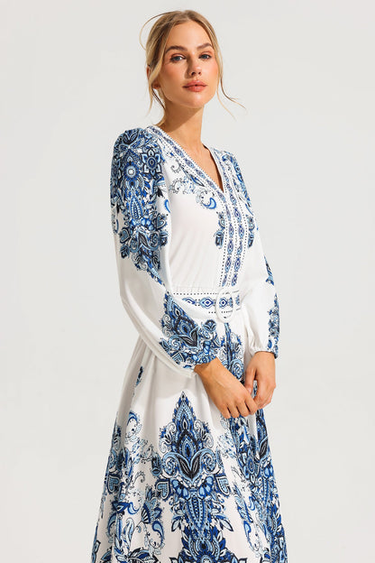 Classic Vintage Dress with a Flattering Fit