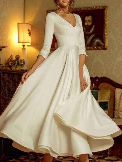 Effortlessly Elegant Dress with a Timeless Design