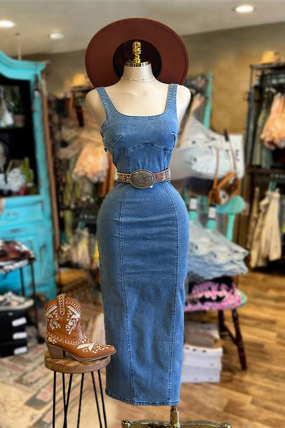 Polished Dress with an Effortless Classic Look