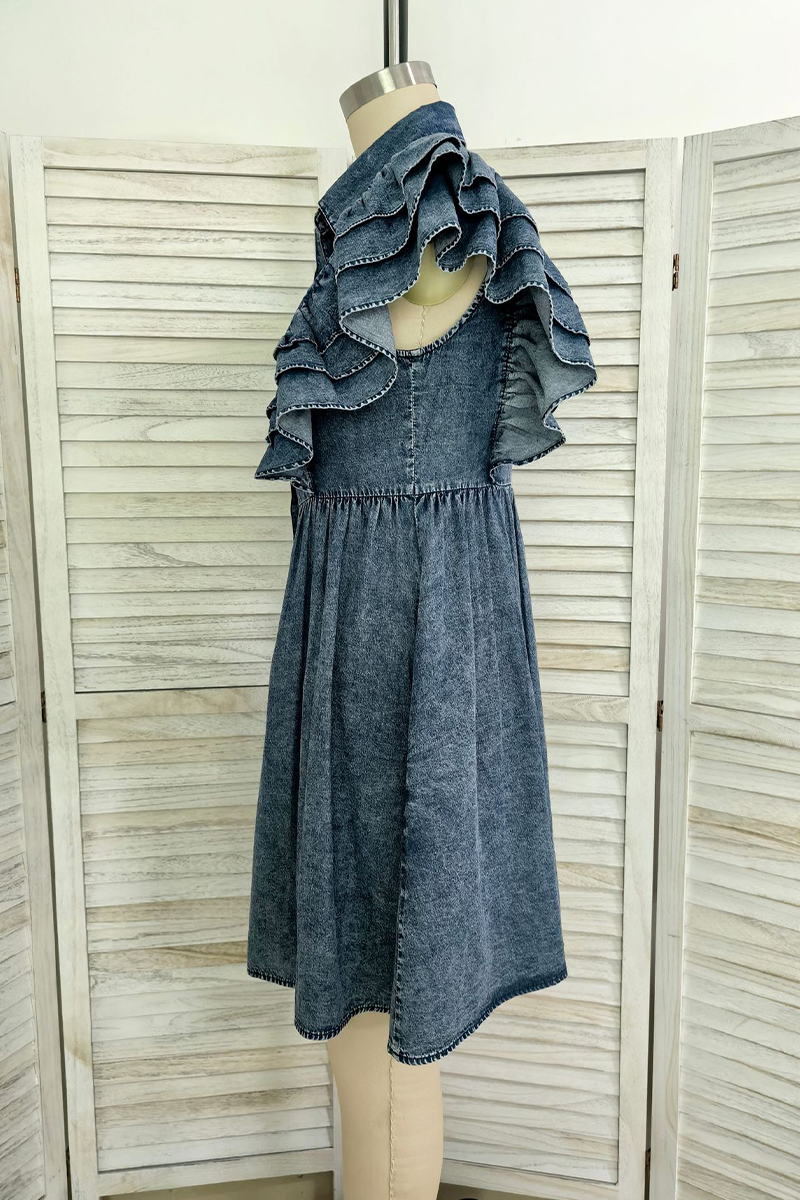 Beautifully Crafted Dress in a Classic Style