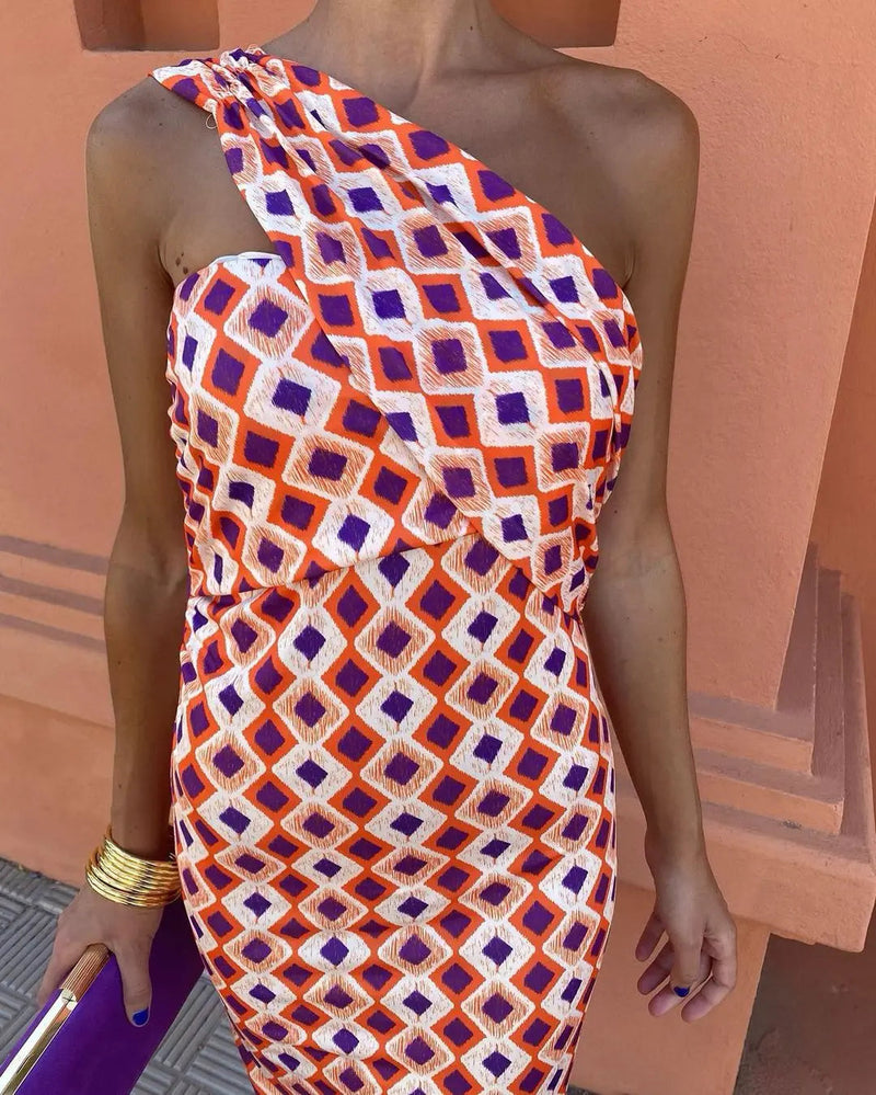 Classic Vintage Dress with a Flattering Fit