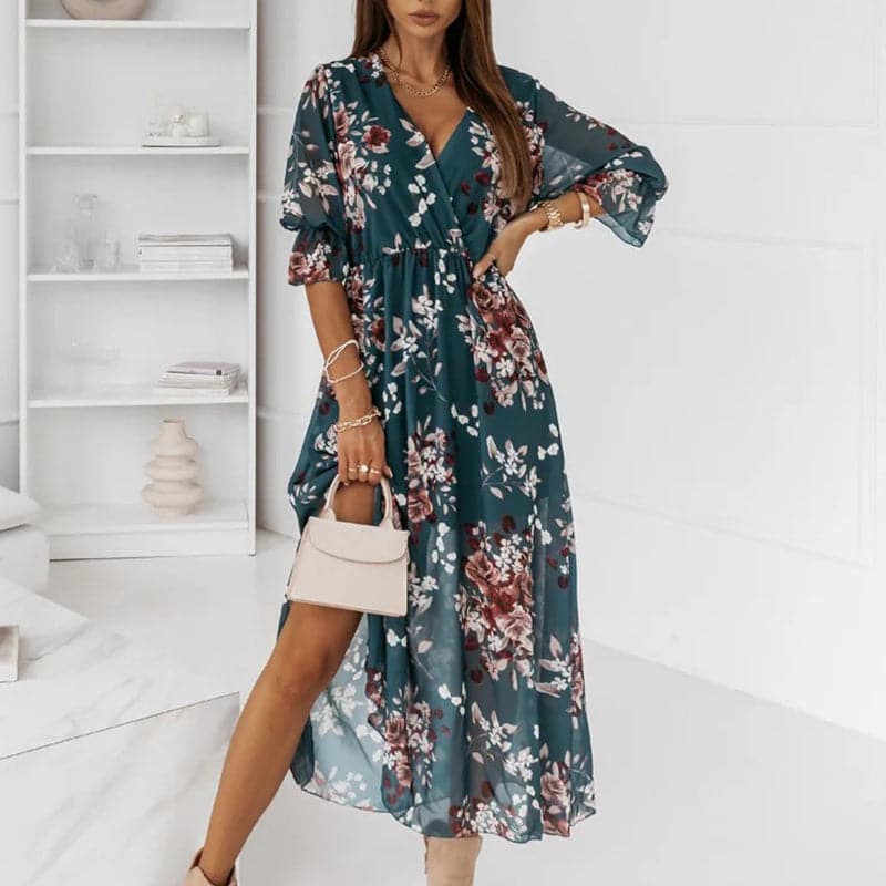 Well Tailored Dress with a Graceful Silhouette