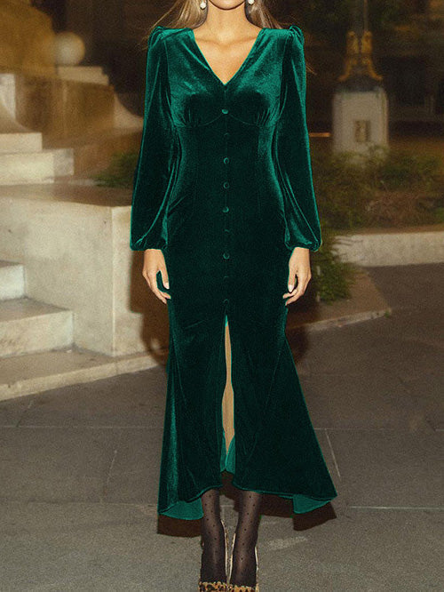 Beautifully Crafted Dress in a Classic Style