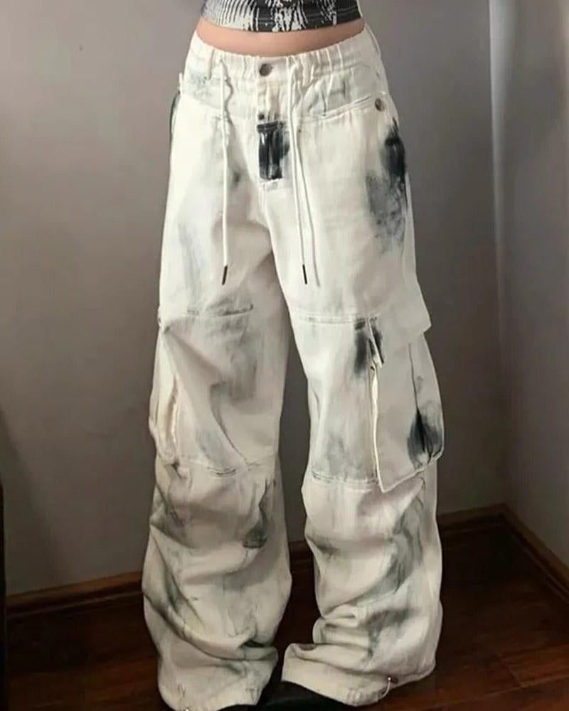 Effortlessly Elegant Pants with a Timeless Design