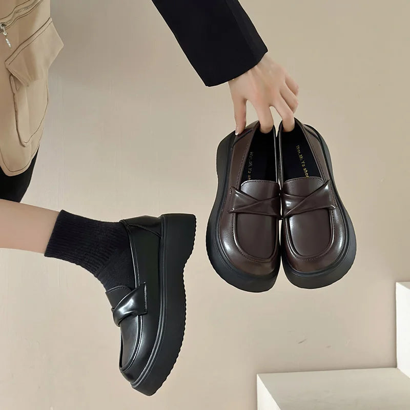 Graceful Orthopedic Loafers for Modern Look