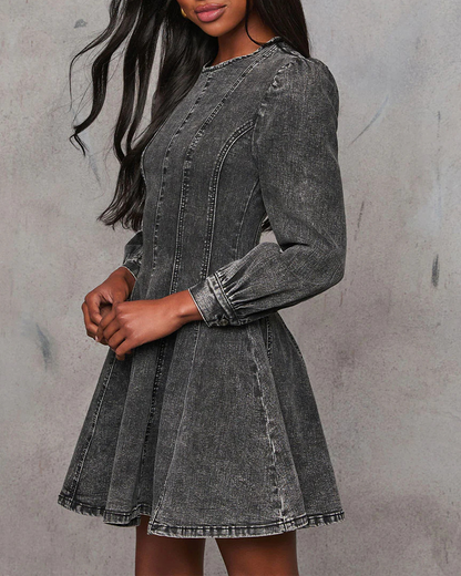 Well Tailored Dress with a Graceful Silhouette