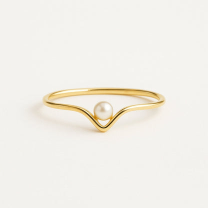 Singular Pearl Gold Ring