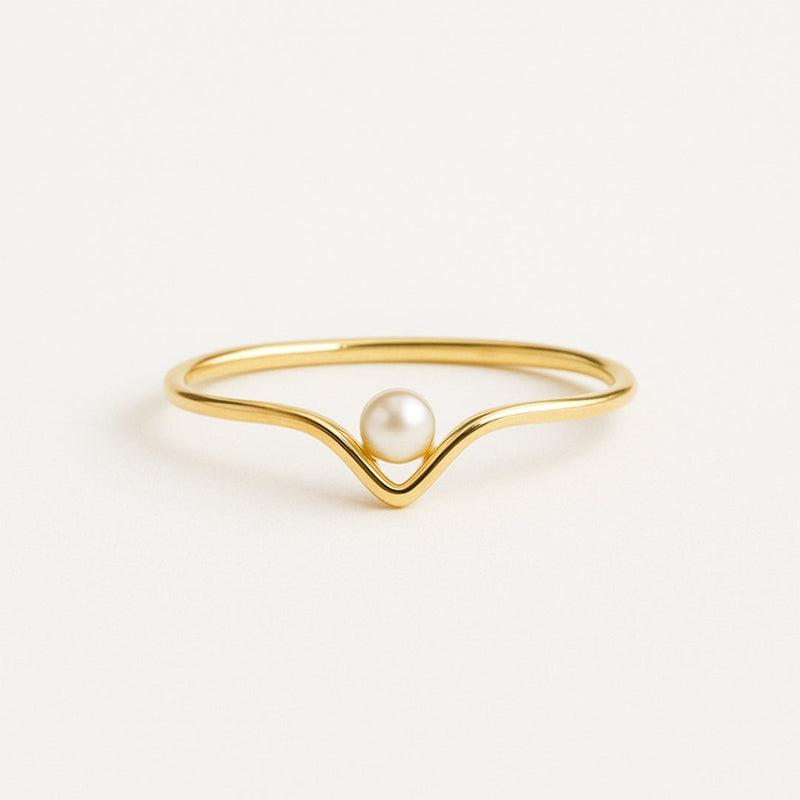 Charming Gold Ring for Any Occasion