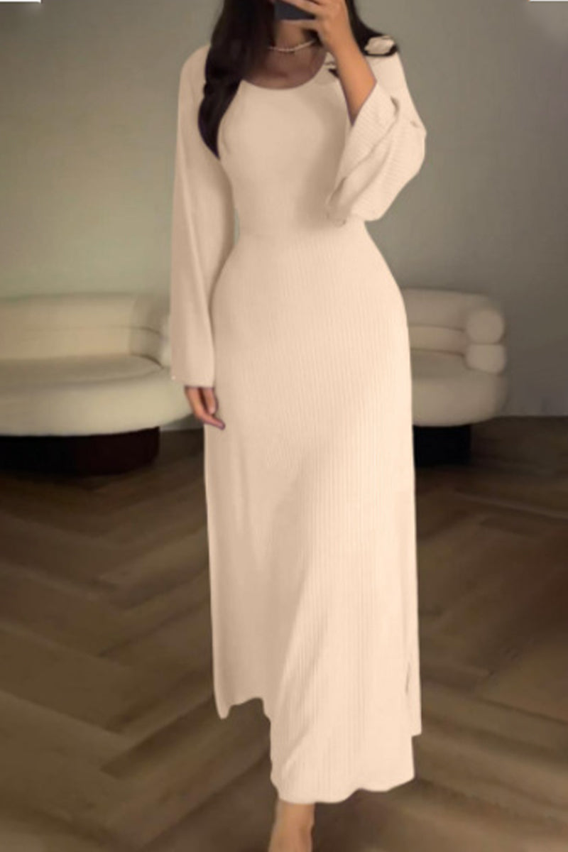 Beautifully Finished Dress in a Timeless Design