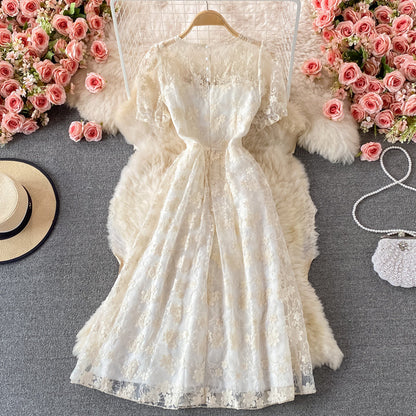 Effortlessly Elegant Dress with a Timeless Design