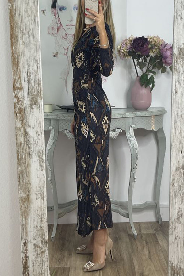 Effortlessly Elegant Dress with a Timeless Design