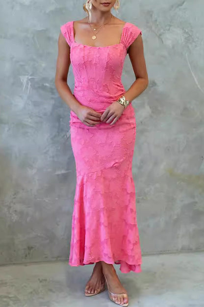 Gracefully Styled Dress for Any Occasion