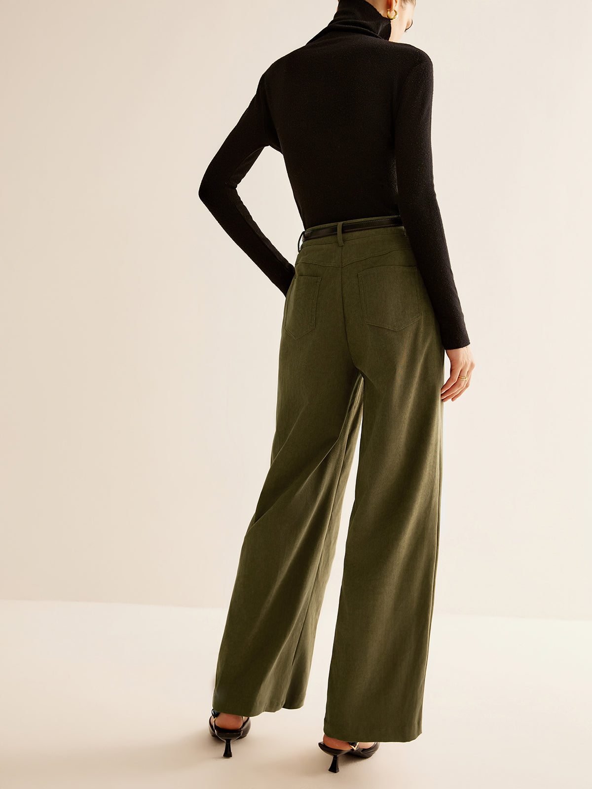 Classic Vintage Pants with a Flattering Fit