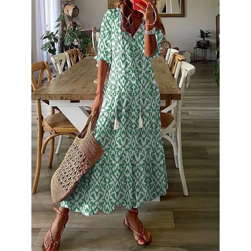 Beautifully Finished Dress in a Timeless Design