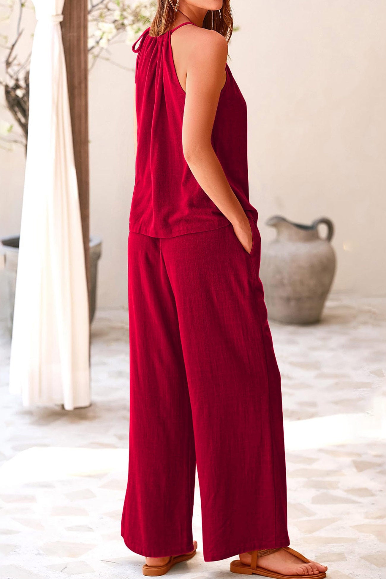 Effortlessly Elegant Pants with a Timeless Design