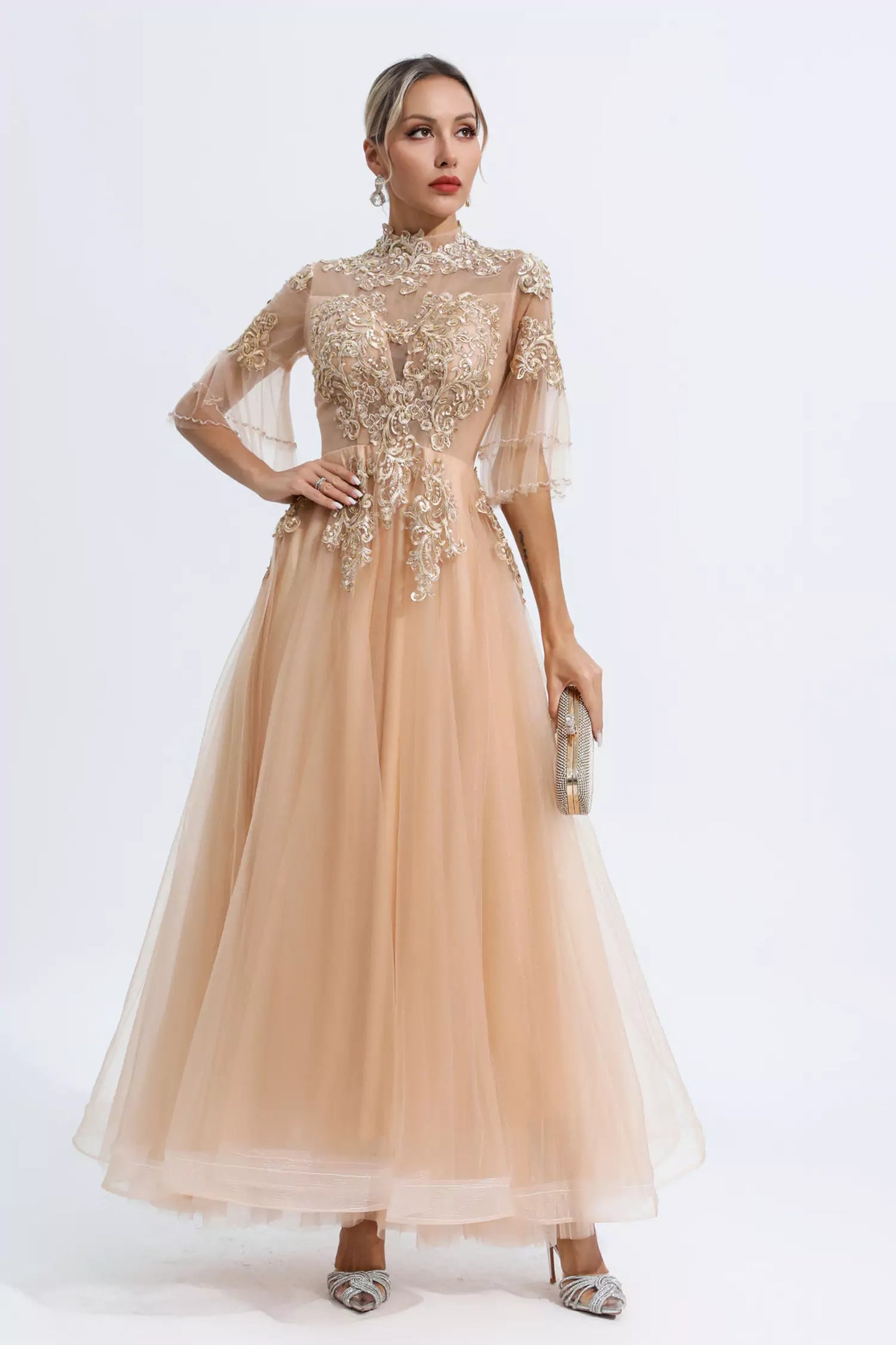 Beautifully Finished Dress in a Timeless Design