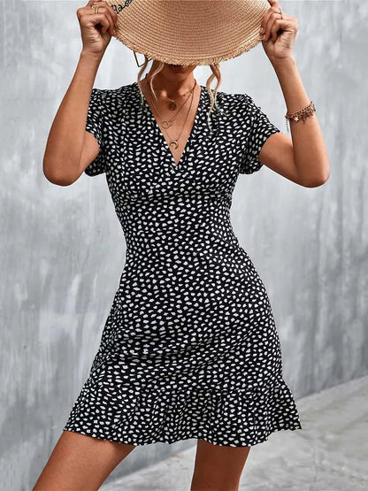 Effortlessly Elegant Dress with a Timeless Design