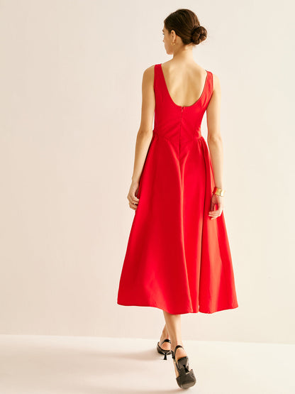 Gracefully Styled Dress for Any Occasion