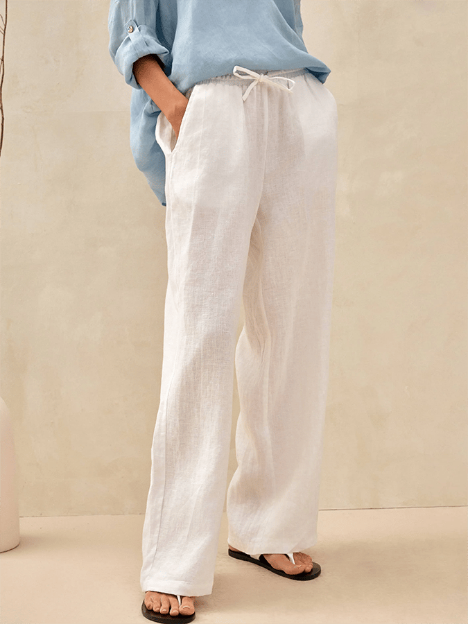 Effortlessly Elegant Pants with a Timeless Design