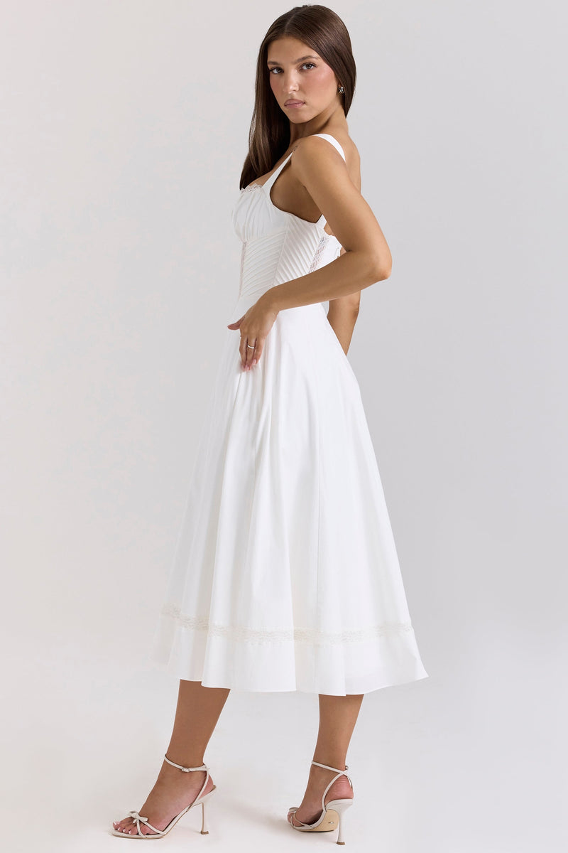 Beautifully Crafted Dress in a Classic Style