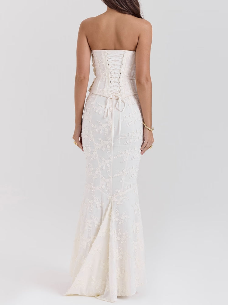 Beautifully Finished Dress in a Timeless Design