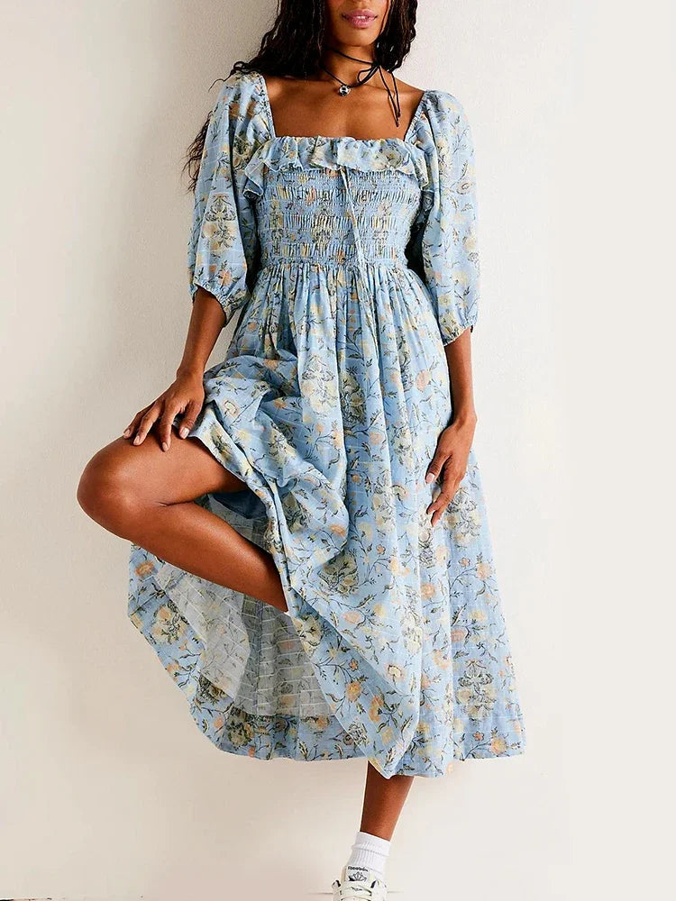 Classic Vintage Dress with a Flattering Fit