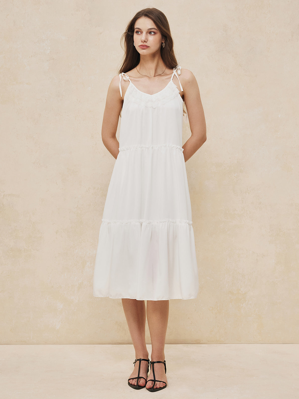 Effortlessly Elegant Dress with a Timeless Design