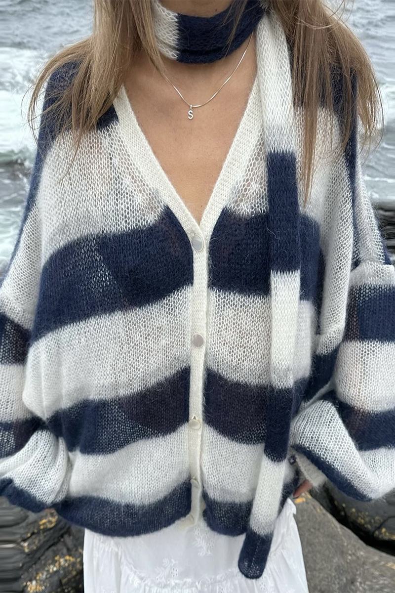 Well Tailored Cardigan with a Graceful Silhouette
