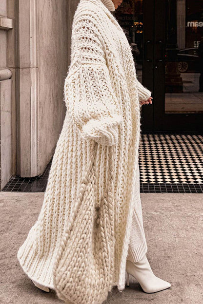 Effortlessly Elegant Cardigan with a Timeless Design