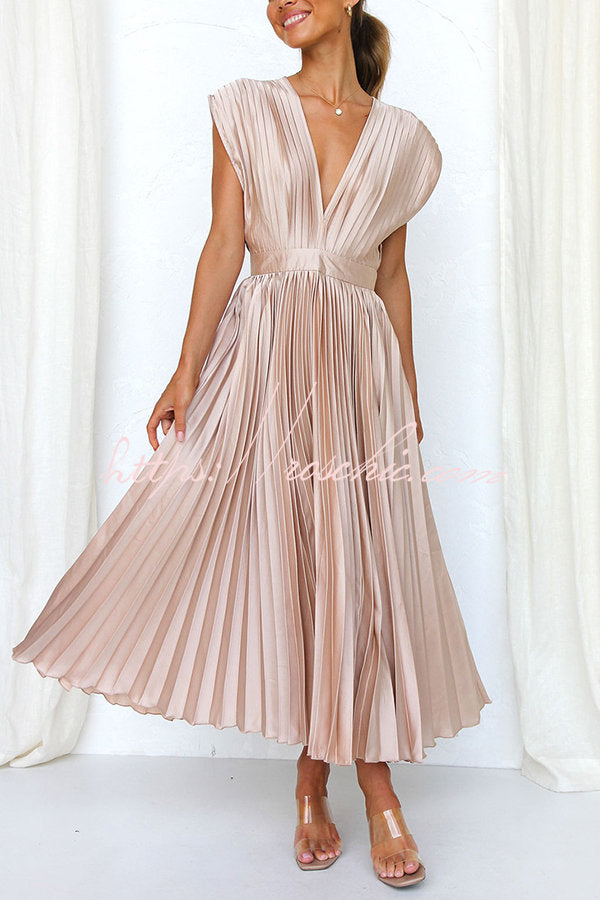 Sophisticated Dress with a Clean Classic Look