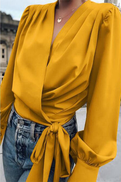 Well Tailored Top with a Graceful Silhouette