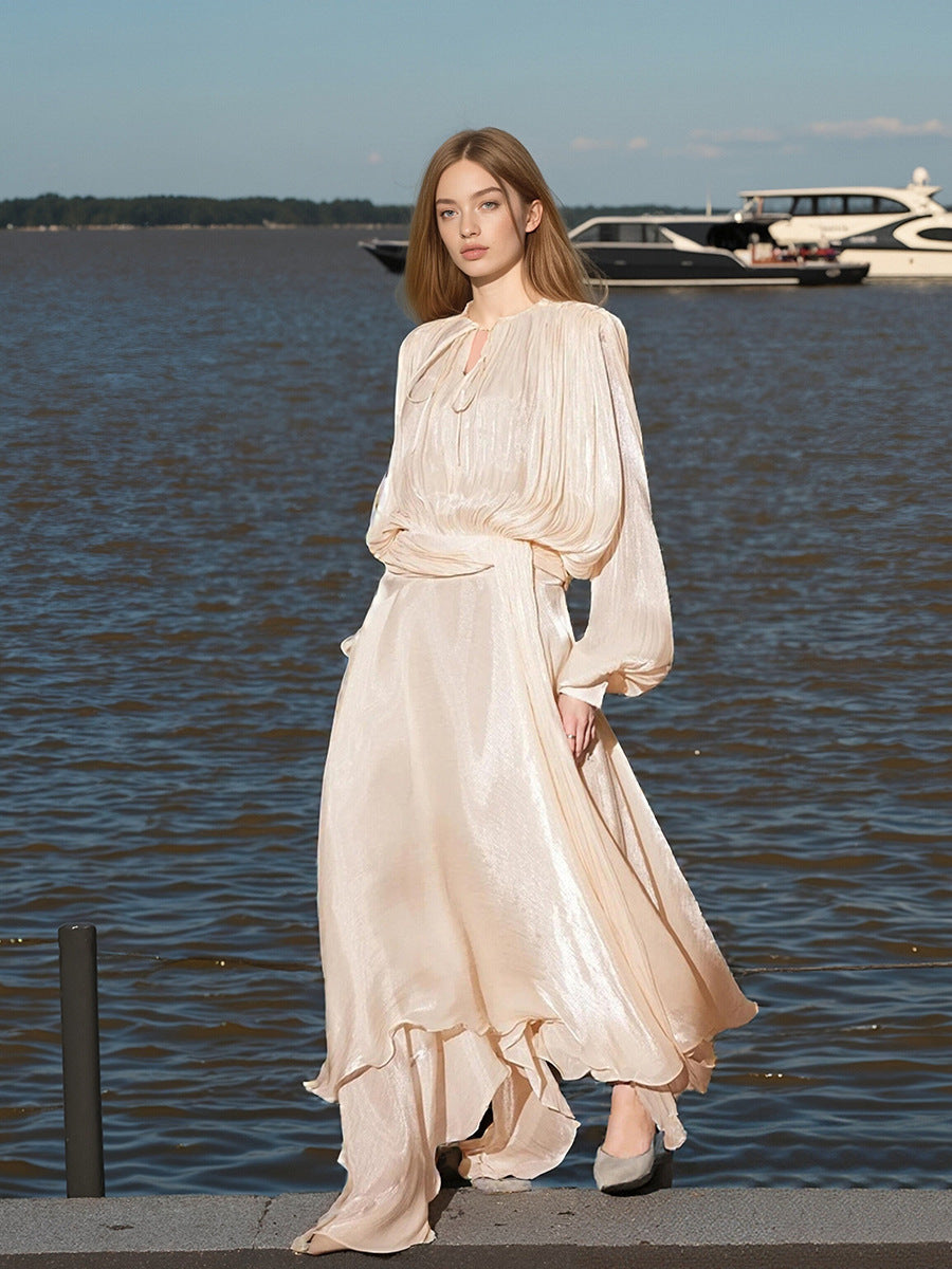 Well Tailored Dress with a Graceful Silhouette
