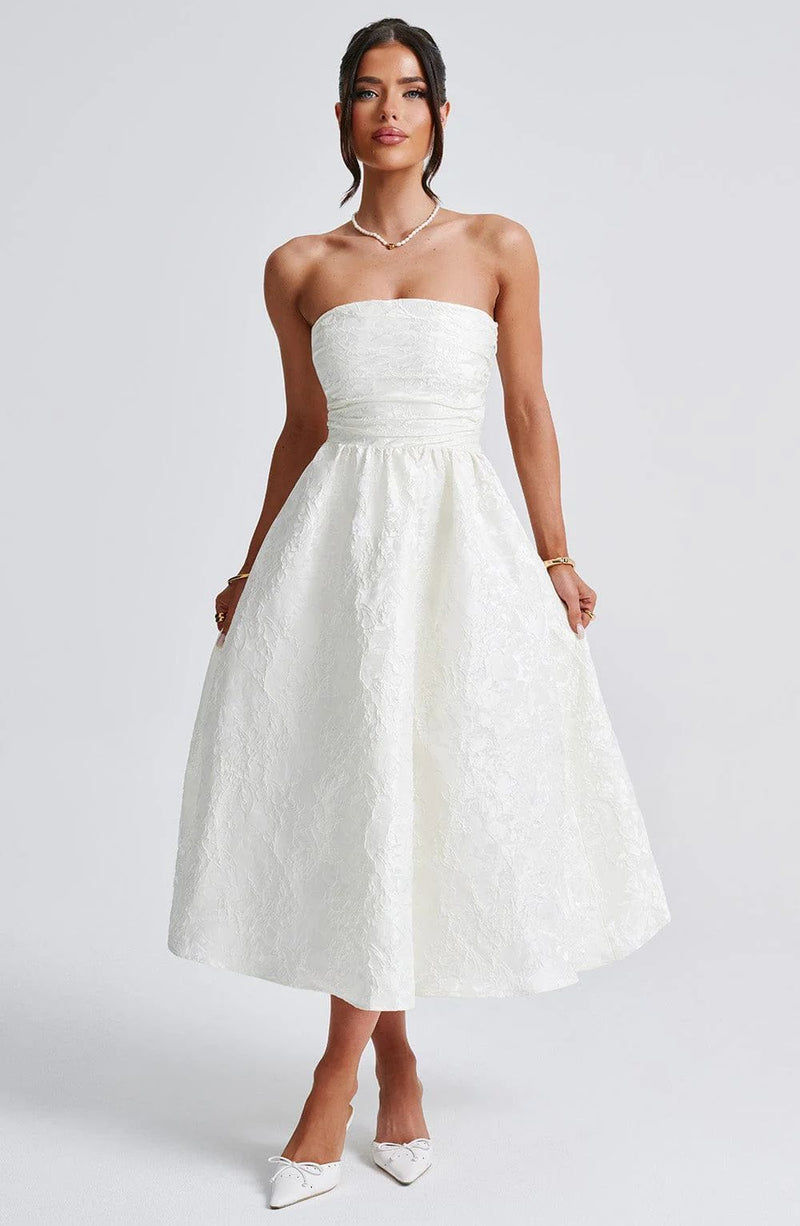 Classic Vintage & Enduringly Stylish Dress