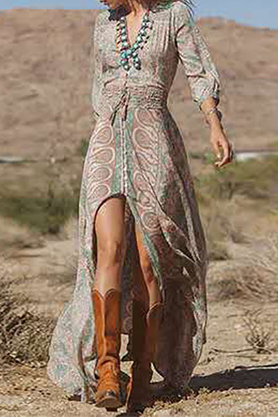 Sophisticated Dress with a Clean Classic Look