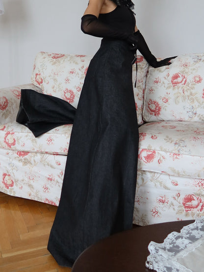 Effortlessly Elegant Garment with a Timeless Design