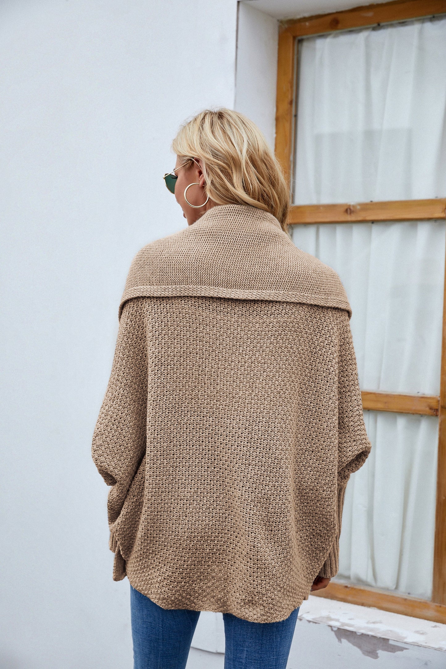 Elegantly Styled Cardigan for Everyday Wear
