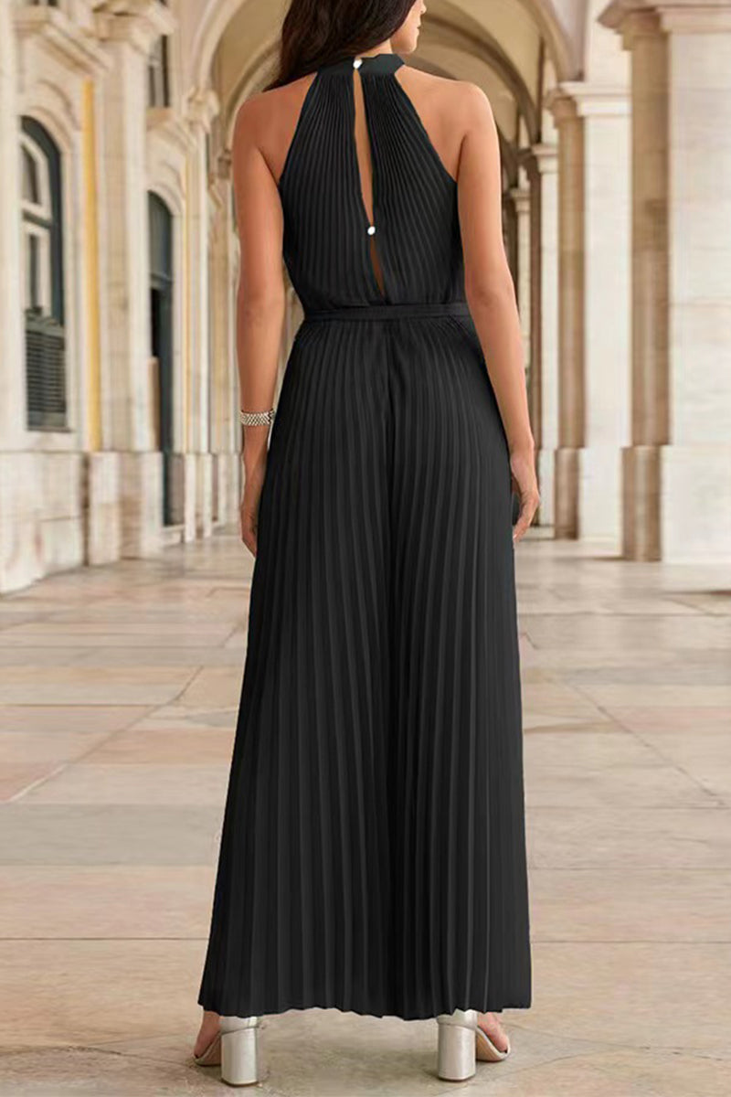 Effortlessly Elegant Garment with a Timeless Design