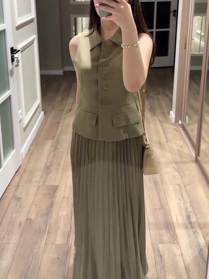 Well Tailored Garment with a Graceful Silhouette