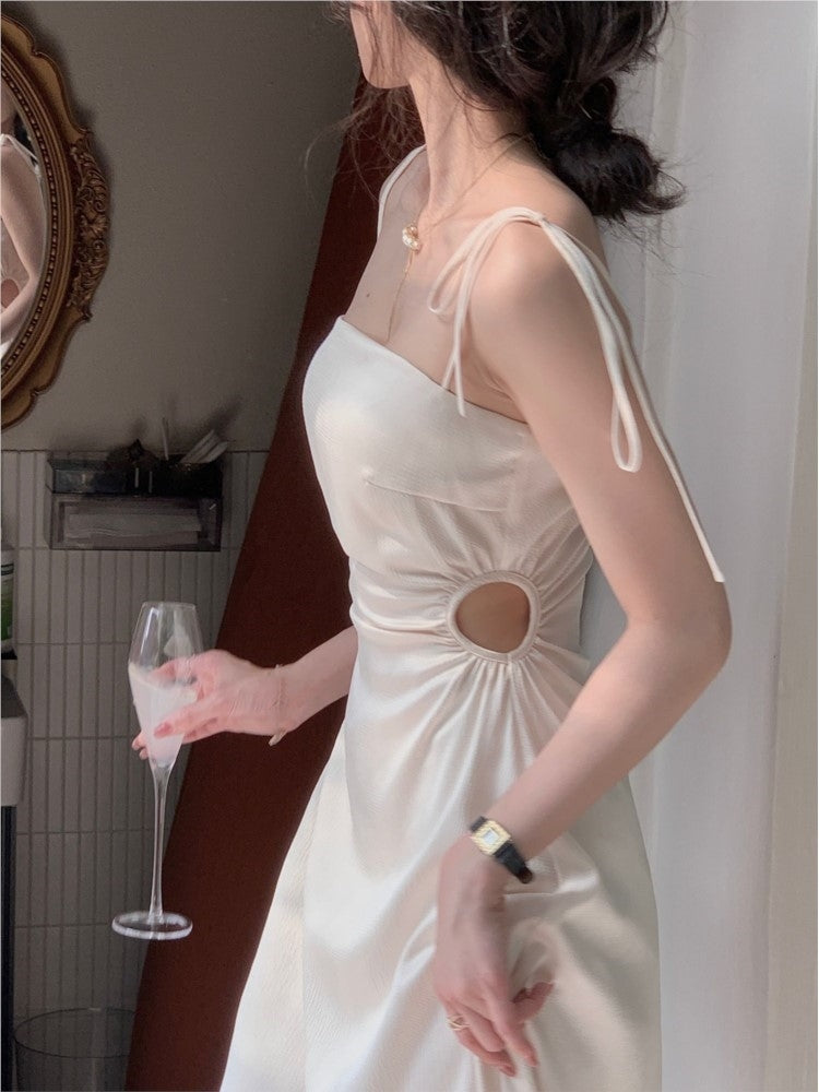Effortlessly Elegant Dress with a Timeless Design