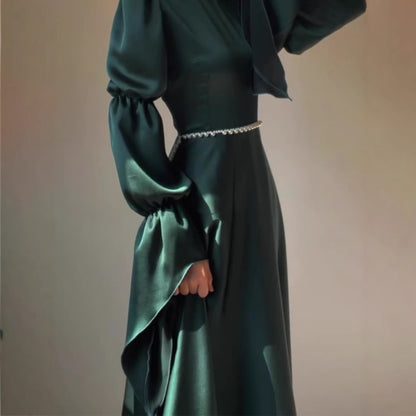 Classic Vintage Dress with a Flattering Fit
