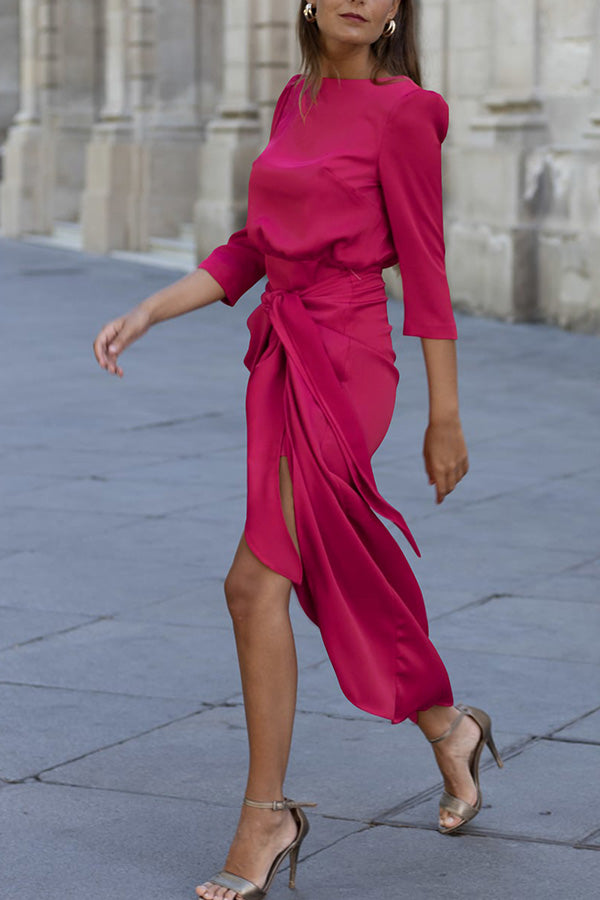 Beautifully Finished Dress in a Timeless Design