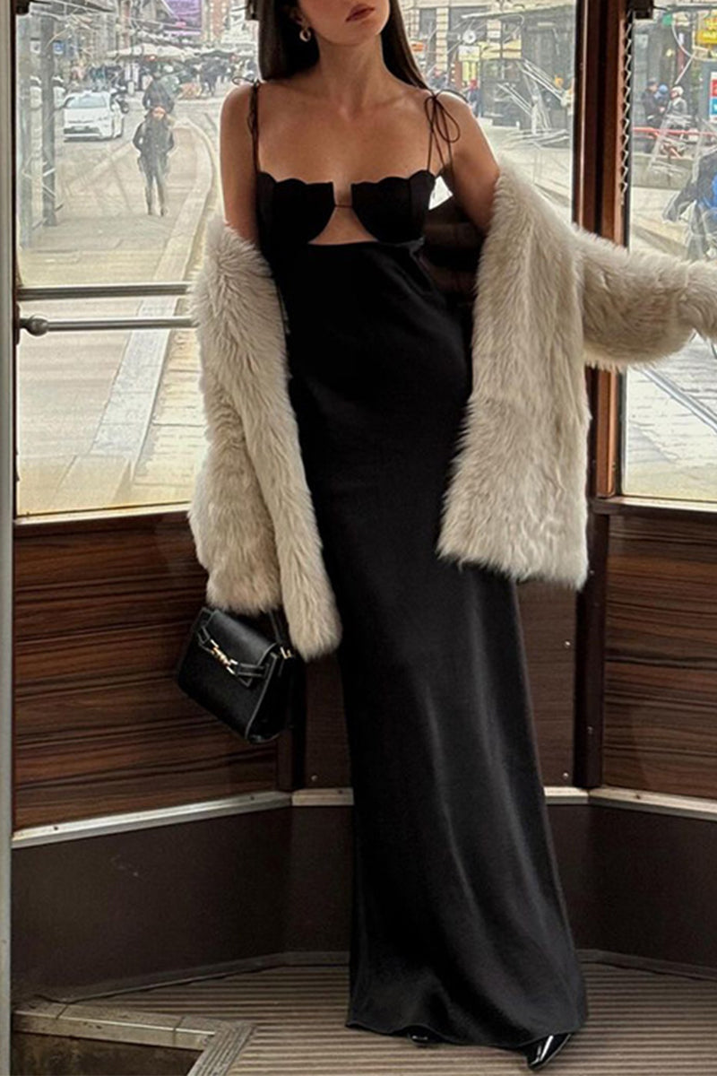 Beautifully Finished Dress in a Timeless Design