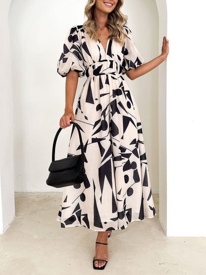 Well Tailored Dress with a Graceful Silhouette