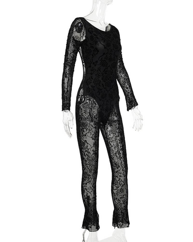 Effortlessly Elegant Garment with a Timeless Design